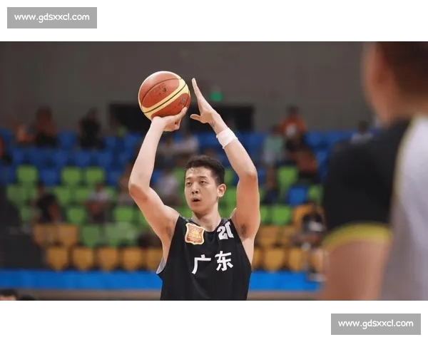 CBA广东队迎战劲敌 展现强大实力力争连胜目标