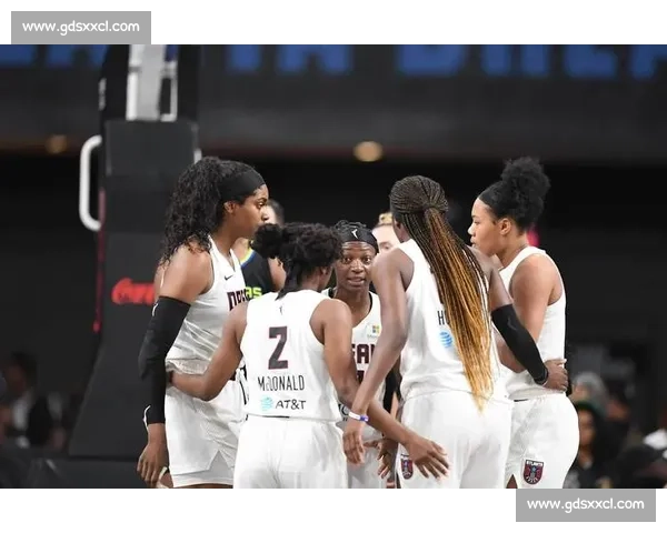 WNBA梦想对决自由强强碰撞掀起季后赛级巅峰焦点大战夜