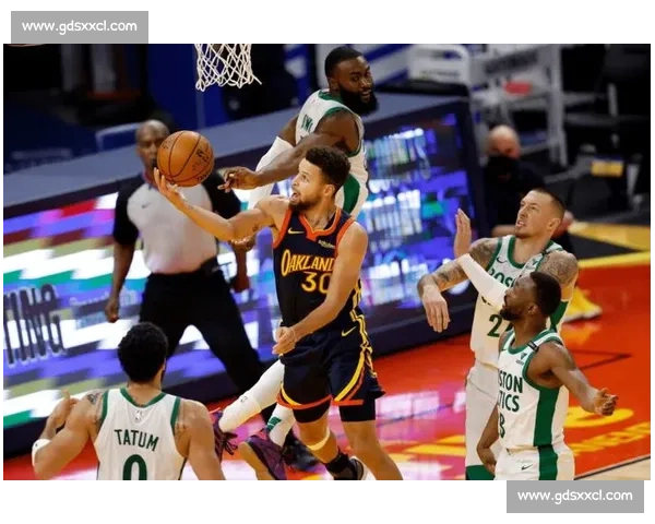 湖人对决勇士焦点之战全程直播解析与看点前瞻明星球员表现走势深度剖析