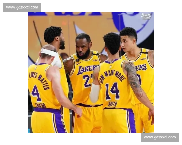 湖人掘金系列赛第二场回放解析关键回合与胜负转折战术博弈球星表现